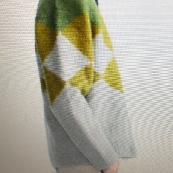 Men's Green and Yellow Argyle Sweater - Picture 3 of 3